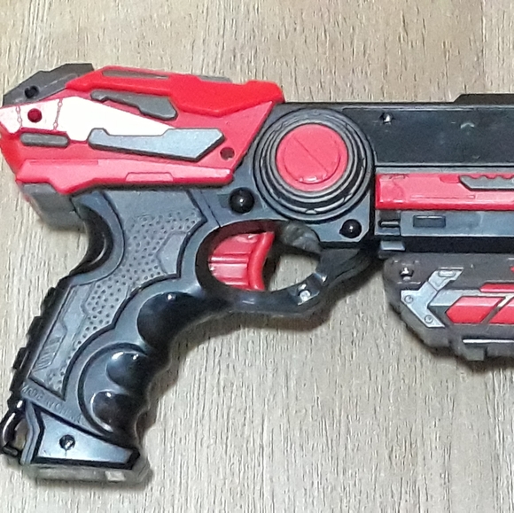 World Tech Warrior Spring Pump Swift Dart Blaster Toy - Red / Black - Picture 6 of 13